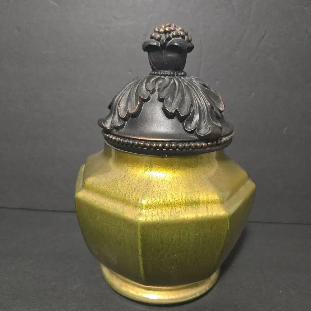 Decorative & Ornate Ceramic Glass Vase Jar With Lid‎